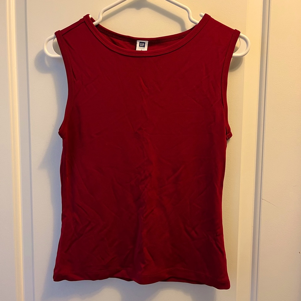 Women’s Gap red sleeveless top Small